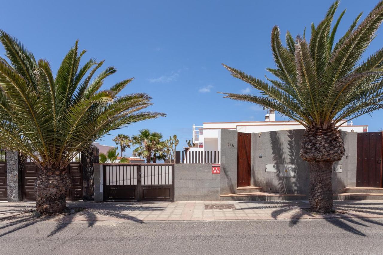 Villa Marina I Beachfront Corralejo By Holidays Home Exterior photo